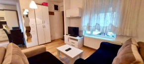 Bright & Lovely Apartment in the City Center, Priština